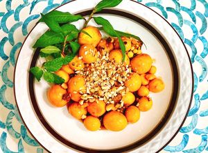 Hình của món Trứng Gà Non Xốt Chua Cay.