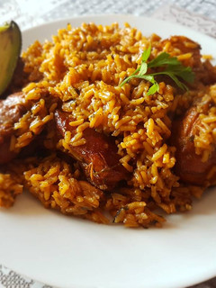 Una foto de Locrio de pollo