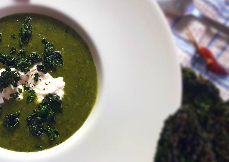 Vellutata di cavolo nero con burrata