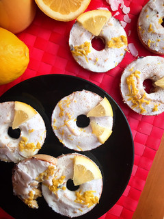 Una foto de Donuts fit de limón rellenos de Lemon Curd