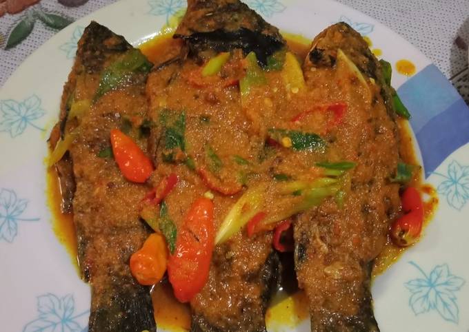 Resep Ikan mas bumbu kuning Anti Gagal