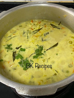வைட் வெஜிடபிள் குருமா🌱(white veg kuruma) செய்முறை முக்கிய புகைப்படம்
