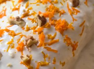 Una foto de Carrot Cake 🥕Budín (o torta) de Zanahoria con Frosting de Queso Crema 🥕
