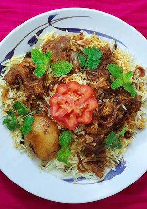 হায়দ্রাবাদি মটন কাচ্চি দম বিরিয়ানি (Hydrabadi kacchi dum biriyani recipe in Bengali) রেসিপির প্রধান ছবি
