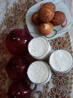 عکسی از دستور شیر موز با خرما