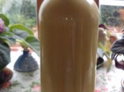 Una foto de ponche crema con leche condensada