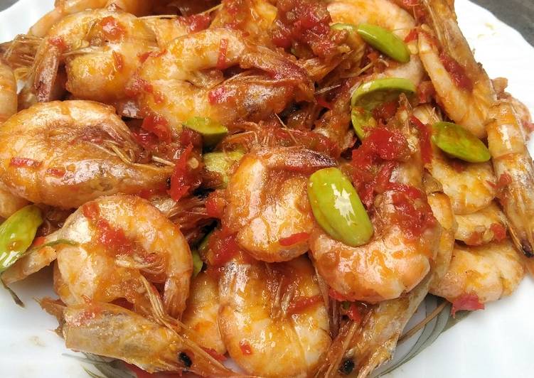 Langkah Mudah untuk Menyiapkan Udang balado pete Anti Gagal