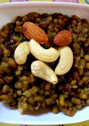 मूंग दाल खिचड़ी (moong Dal khichdi recipe in Hindi) रेसिपी मुख्य फोटो