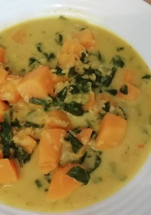 Spenótos-lencsés sütőtök curry recept fotója