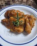 Trocitos de cerdo con salsa de piña