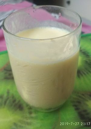 A picture of Mango shake.