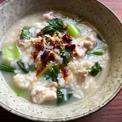 A picture of Chicken & Choy Sum Rice Soup.