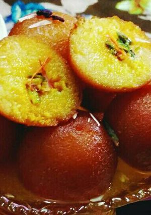 A picture of Gulab jamun.