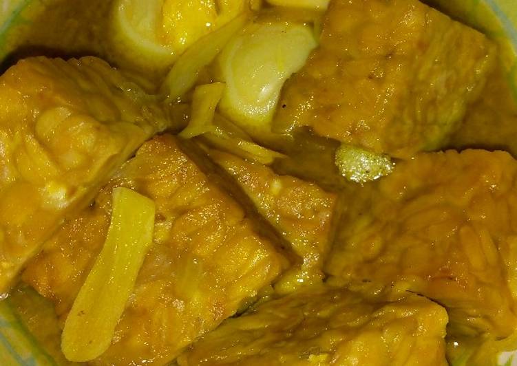 Langkah Mudah untuk Menyiapkan Telor Puyuh dan Tempe Kuah Kuning, Menggugah Selera