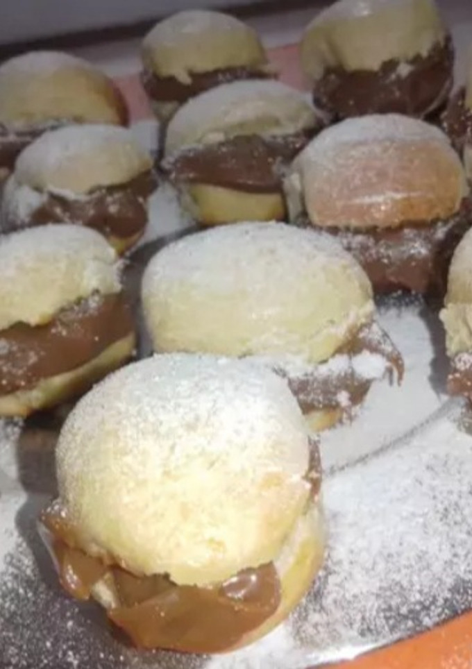 Una foto de Miguelitos rellenos de dulce de leche
