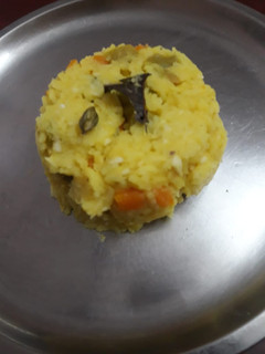 ஒடிசா கிச்சடி (Odisaa Kichadi Recipe in Tamil) செய்முறை முக்கிய புகைப்படம்
