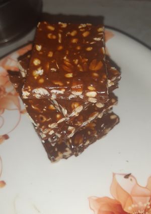 मूंगफली की चक्की (moongfali ki chakki recipe in Hindi) रेसिपी मुख्य फोटो