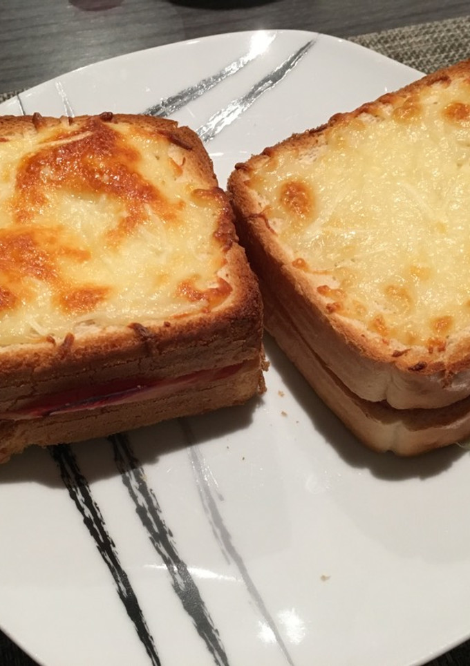 Una foto de Sandwich con Mozzarella