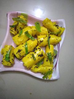 गुजराती खांडवी (Gujarati khandvi recipe in hindi) रेसिपी मुख्य फोटो
