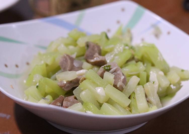 Langkah Mudah untuk mengolah Tumis Labu Siam Bakso Anti Gagal