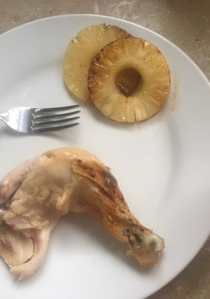 A picture of Browned pineapple to serve with chicken.