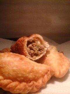 Una foto de Empanadas de carne fritas