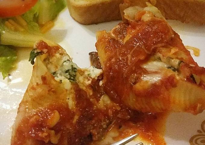 Cheesy Stuffed Shells