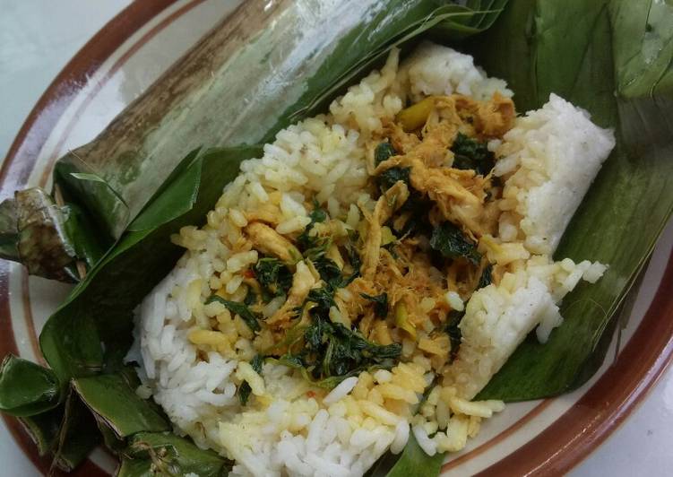 Cara Gampang Membuat Nasi Bakar Ayam Suwir tidak pedas yang Menggugah Selera