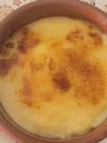 Crema Catalana con una yema de huevo en un plis plas