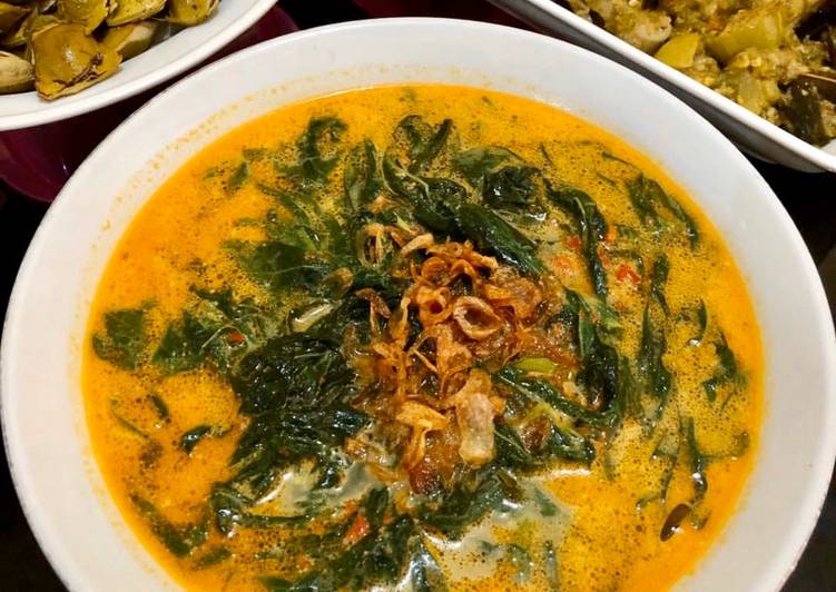 Cara Gampang Membuat Gulai Daun Singkong, Bikin Ngiler