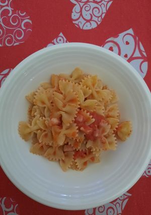 Foto di Pasta con pancetta e pelati
