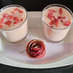 A picture of Apple strawberry nuts lassi.