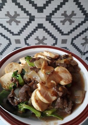 Foto resep Tumis sapi brokoli tofu cepet saji sreng sreng