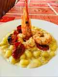 Gnocchetti di patate, gamberoni e stracciatella