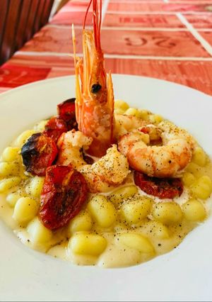 Foto di Gnocchetti di patate, gamberoni e stracciatella