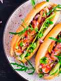 Hot Dog al punto de picante con Salsa Brava