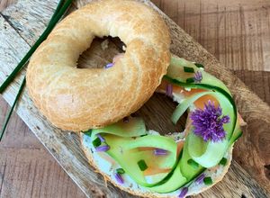 Une photo de ☆Bagels Chèvre Frais, Saumon fumé et Concombre☆