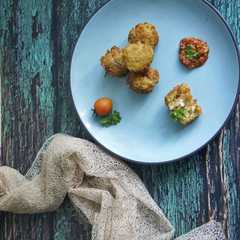 A picture of Bakso goreng mie.