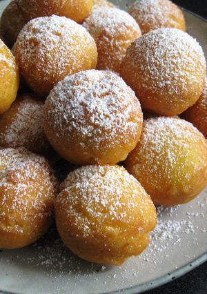 A picture of Pumpkin Doughnuts.