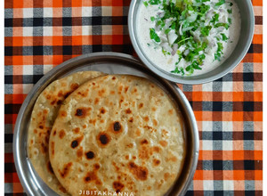 A picture of Aloo Paratha.