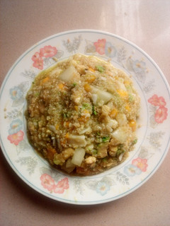 Una foto de Ensalada de frutas y quinoa