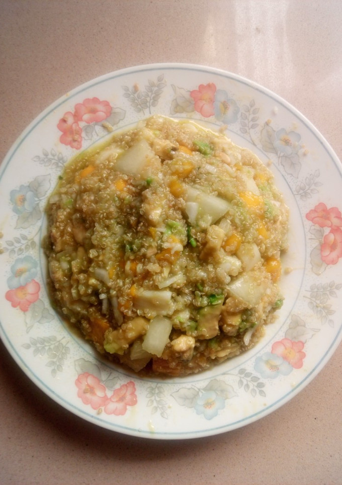 Una foto de Ensalada de frutas y quinoa