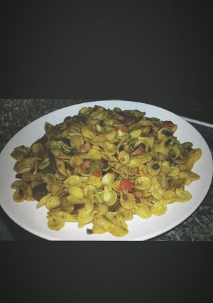 A picture of Stirfried vegetable pasta.