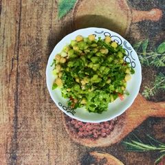 A picture of Chickpeas Mint salad.