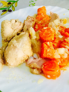 Una foto de Hervido de pollo, verduras y patatas