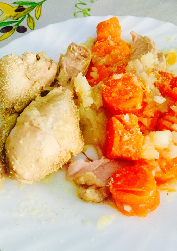 Una foto de Hervido de pollo, verduras y patatas