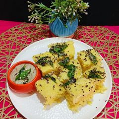 A picture of Khaman Dhokla.