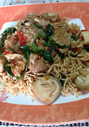 รูปของ บะหมี่กึ่งสำเร็จรูปผัดกะเพราหมู