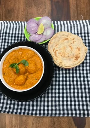 શાહી આલુ રેસીપી મુખ્ય ફોટો