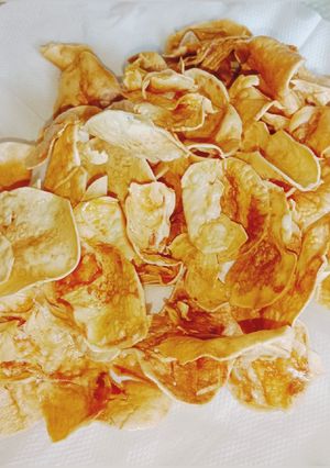 आलू चिप्स (aloo chips recipe in Hindi) रेसिपी मुख्य फोटो